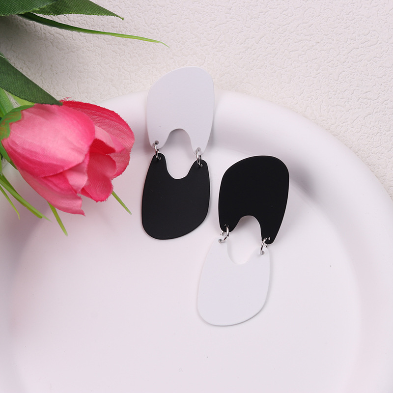 Simple Style Semicircle Metal Patchwork Women's Drop Earrings display picture 7