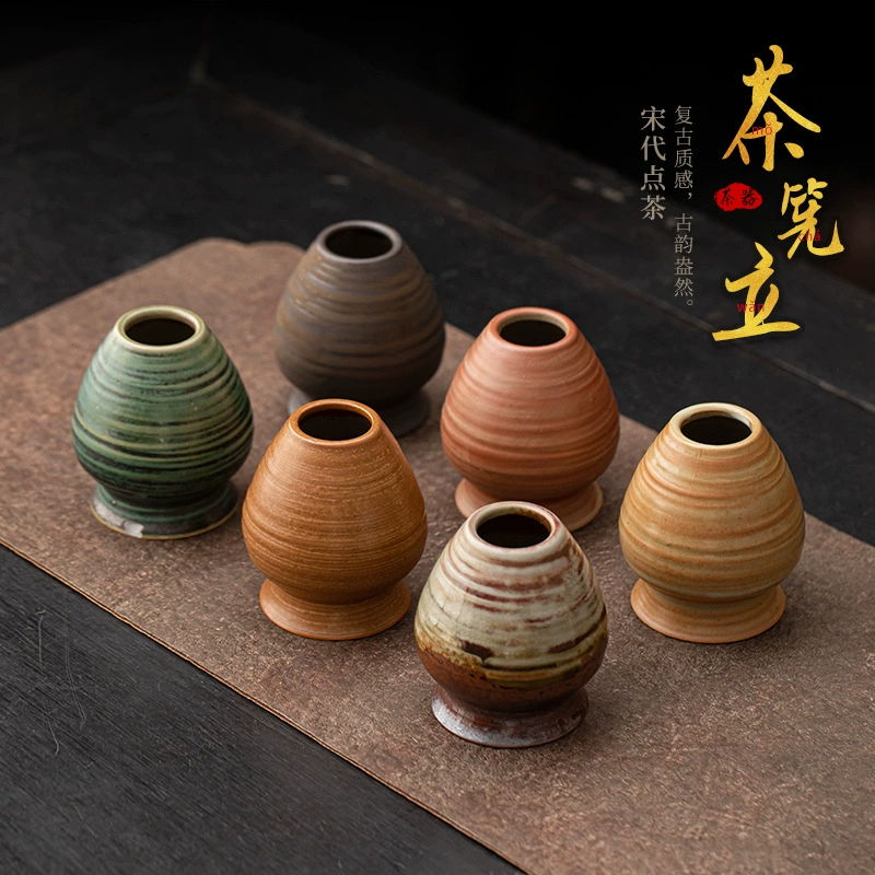 Японский стиль печи превращается в резьбовой чай. Ретро керамический чай.