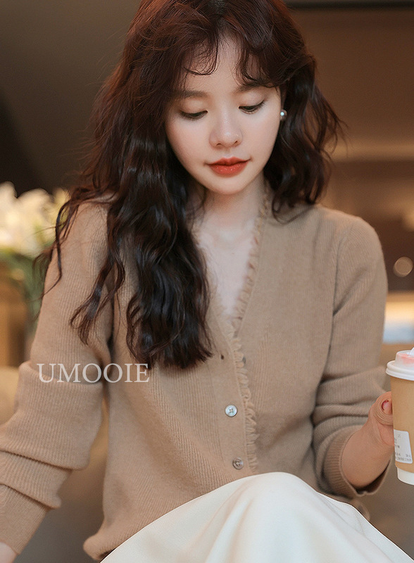 New knitwear women's sweater cardigan beloved retro hand-pulled beard gentle and elegant all online