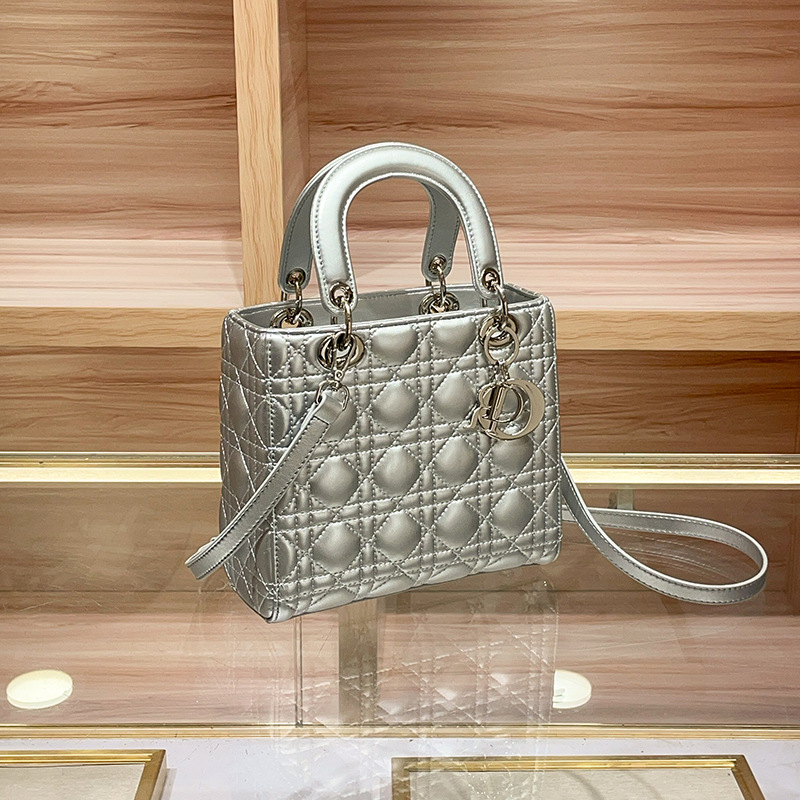 Nuevo bolso Dai Fei transfronterizo 2025 verano súper fuego ligero lujo nicho de alta gama sentido bolso cuadrado pequeño rombo de moda