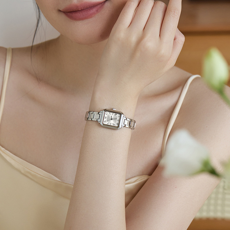Tiktok Live Popular In-Stock Waterproof New Niche Fashion Women's Watch Square Temperament Quartz Watch