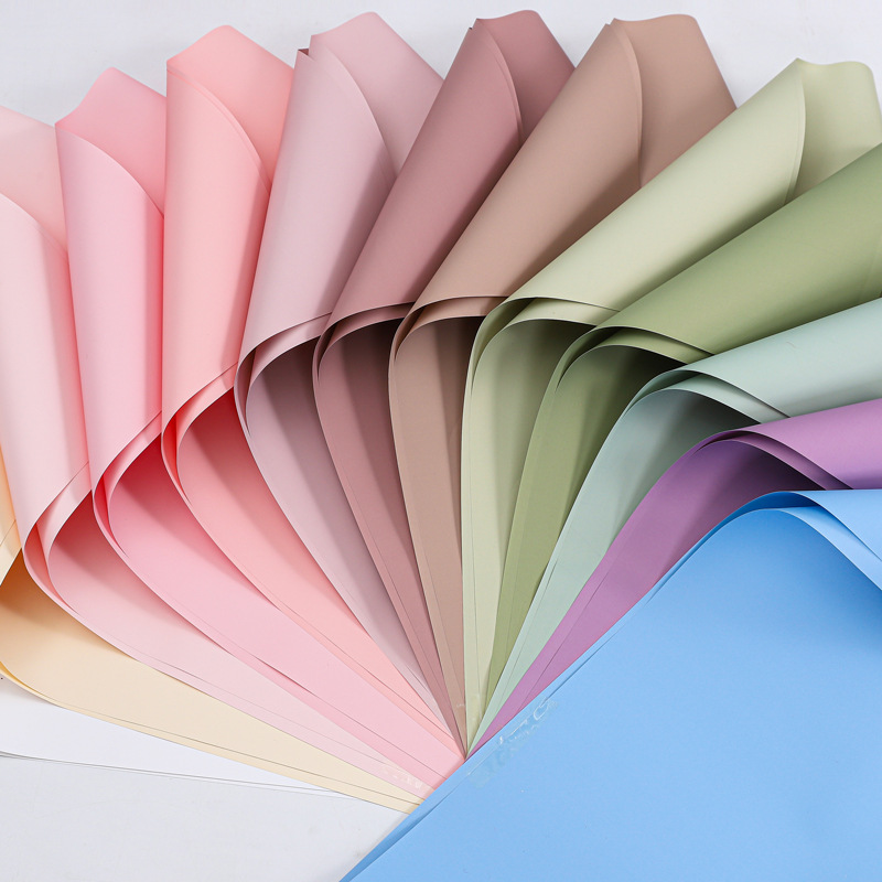 网红新潮纸防水纯色纸加厚韩式多巴胺彩色包花纸鲜花包装材料批发