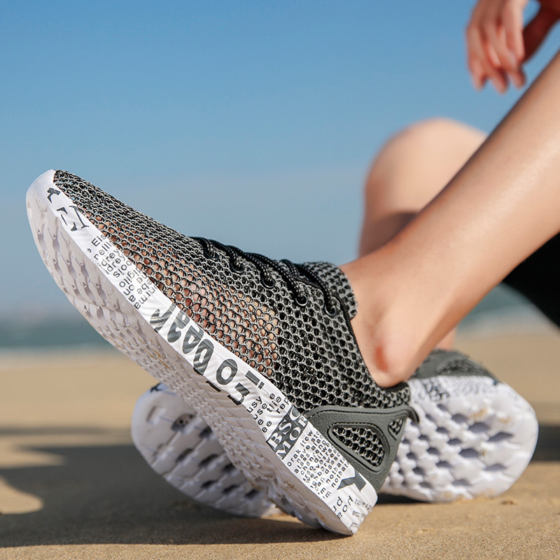 Cross-Border Sandals for Men, Summer Sports Non-Slip Water Shoes, Quick-Dry Beach Shoes, Outdoor Driving Shoes, Large Size Men's Shoes