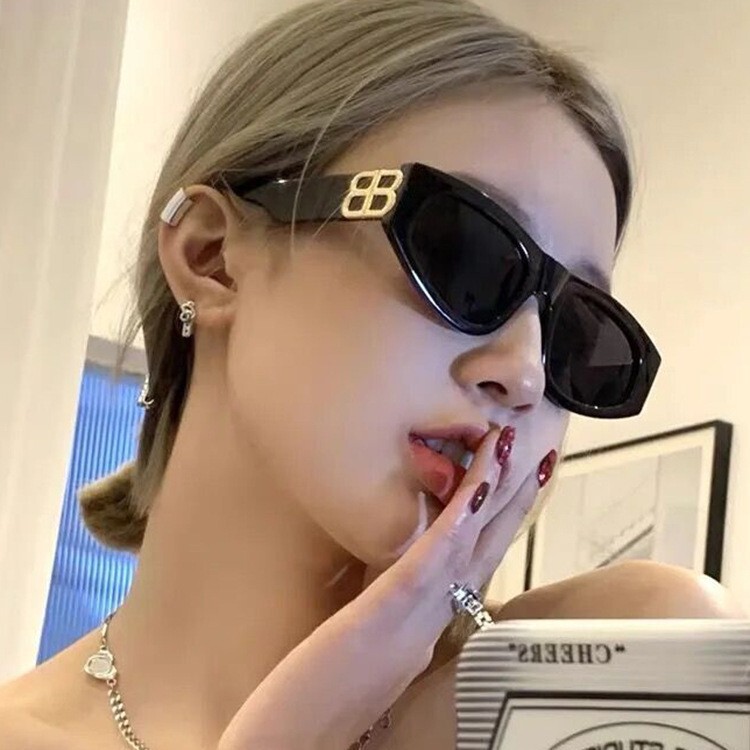 Hot Girl Sunglasses 2022 New Style Trendy Women's Small Face Double B Letter European and American Style Triangle Cat-Eye Sunglasses Hot Girl Sunglasses 2022 New Style Trendy Women's Small Face Double B Letter European and American Style Triangle Cat-Eye Sunglasses