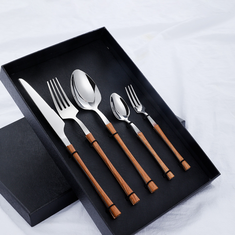 Cross-border Amazon imitación de acero inoxidable mango de madera pequeña cintura cuchillo, tenedor y cuchara de cuatro piezas conjunto occidental vajilla regalo traje de regalo para la boda