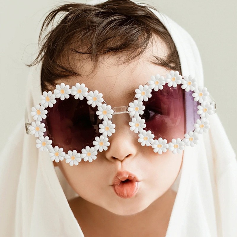 New Little Daisy Children's Sunglasses Round Frame Cute Flower Shape Beach Glasses Girls Photo Photo Trendy Sunglasses
