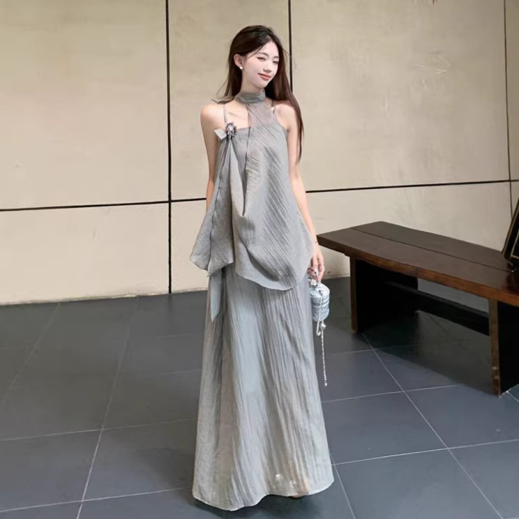 Cool and Relaxed Style Outfit Set, French Vacation Style, Gentle Halter Neck Top, Super Fairy-Like Suspender Dress Cool and Relaxed Style Outfit Set, French Vacation Style, Gentle Halter Neck Top, Super Fairy-Like Suspender Dress