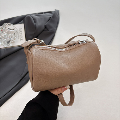 Cross-border 2025 single-shoulder women's bag, women's new pillow, all-matching simple casual spring and summer fashion bag, hand-feeling commuting carry