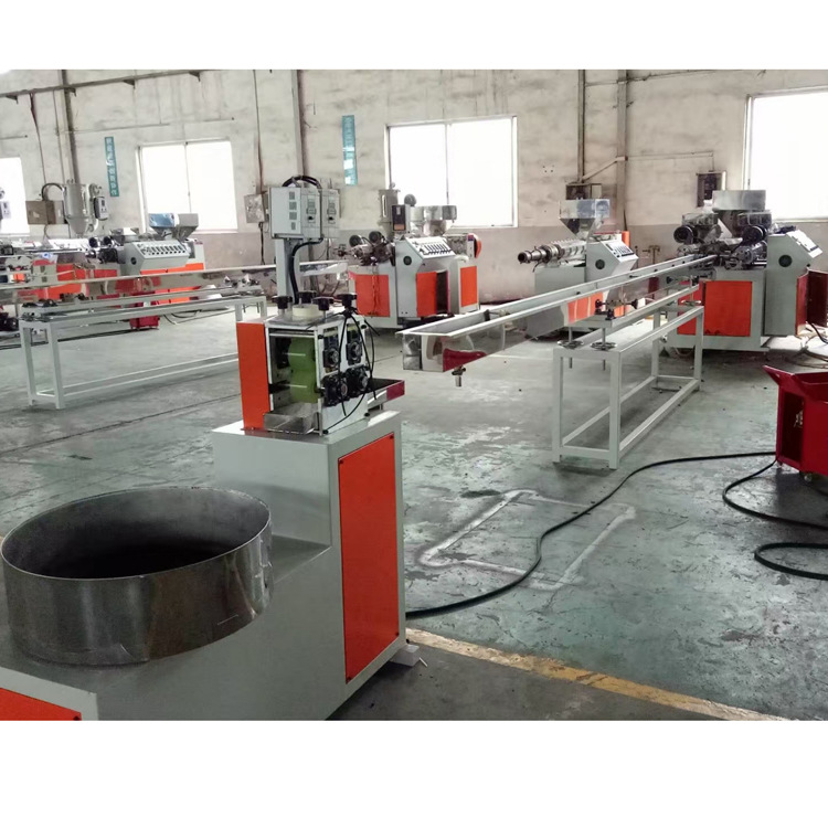 山东仿藤机 55/30三色仿藤机 65/35三色仿真藤拉藤机