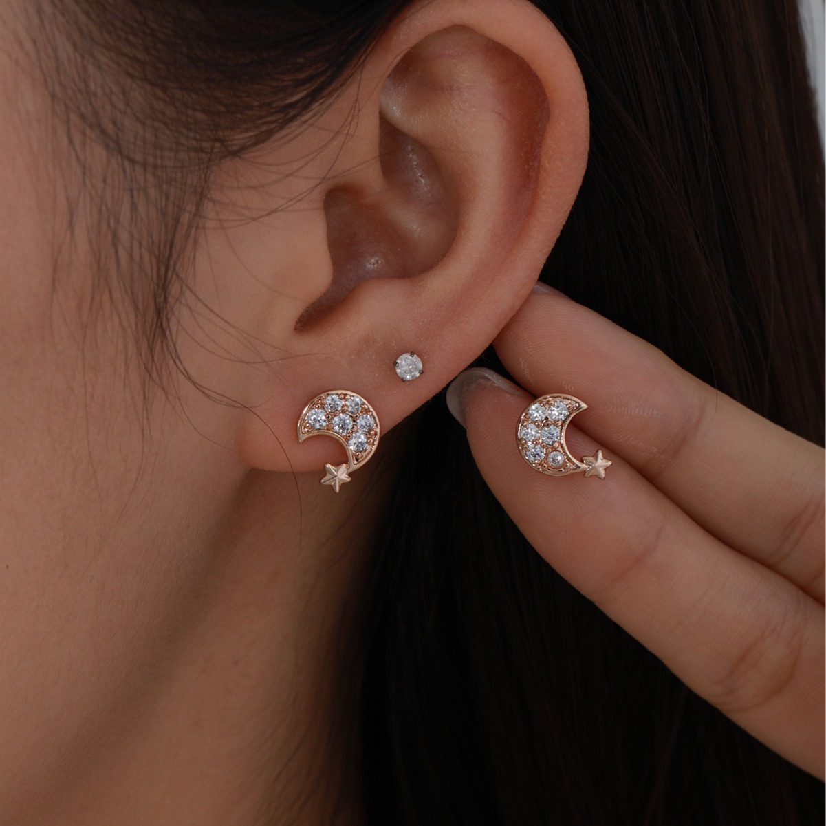 Joyería Xuping aleación de diamante completo pendientes de zircón ligero de lujo de alto nivel sensación de pendientes lindos japoneses y coreanos pendientes de luna estrella para mujeres