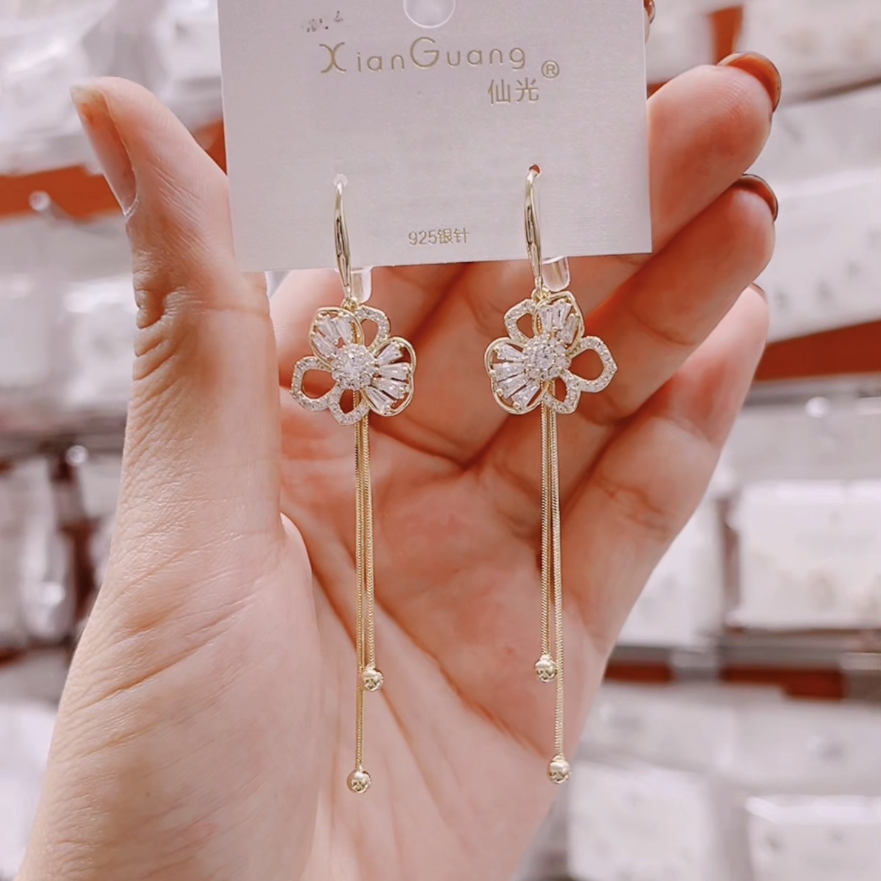 仙光精致超仙气质显脸瘦长款锆石耳环女韩版高级感时尚耳钩百搭耳