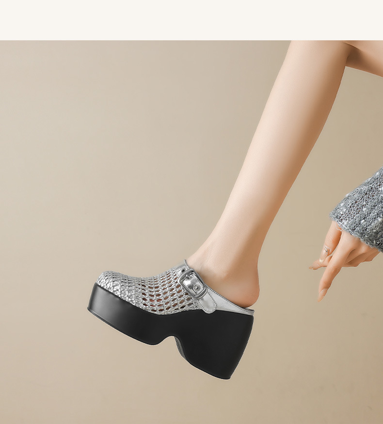 Dép sandal nữ đế xuồng cao gót 11 cm, kiểu mule khoét lỗ, gót wedge La Mã — đen, bạc chi tiết 10