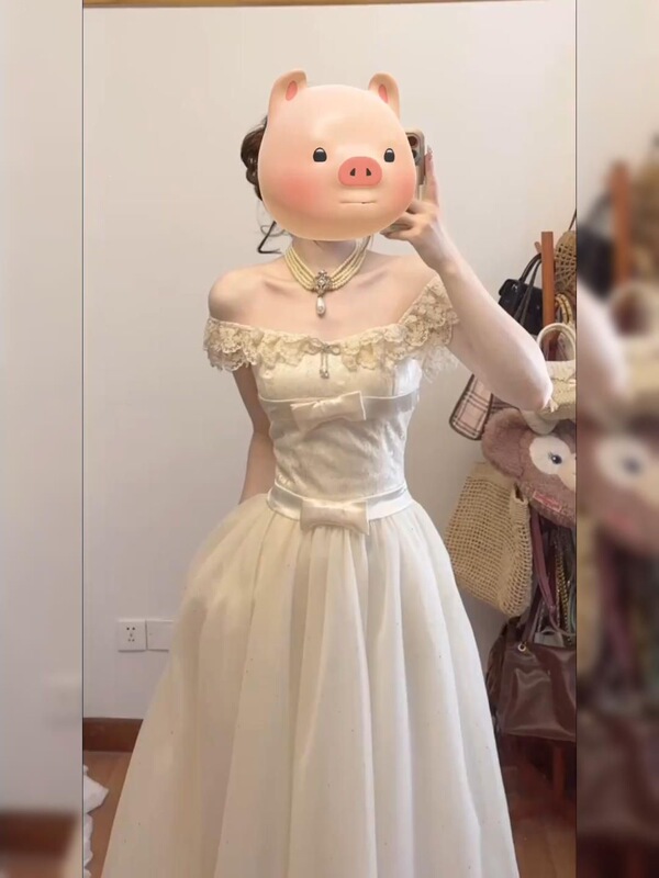 Luxurious mesh patchwork off-shoulder dress with a gentle and elegant temperament, a waist-cinching birthday gown for socialites in the summer Luxurious mesh patchwork off-shoulder dress with a gentle and elegant temperament, a waist-cinching birthday gown for socialites in the summer