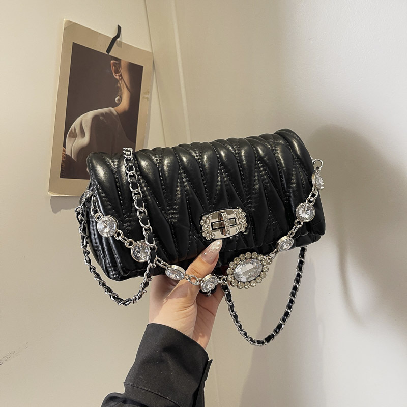 Borsa a tracolla elegante da donna con catena a spalla_voghion.com