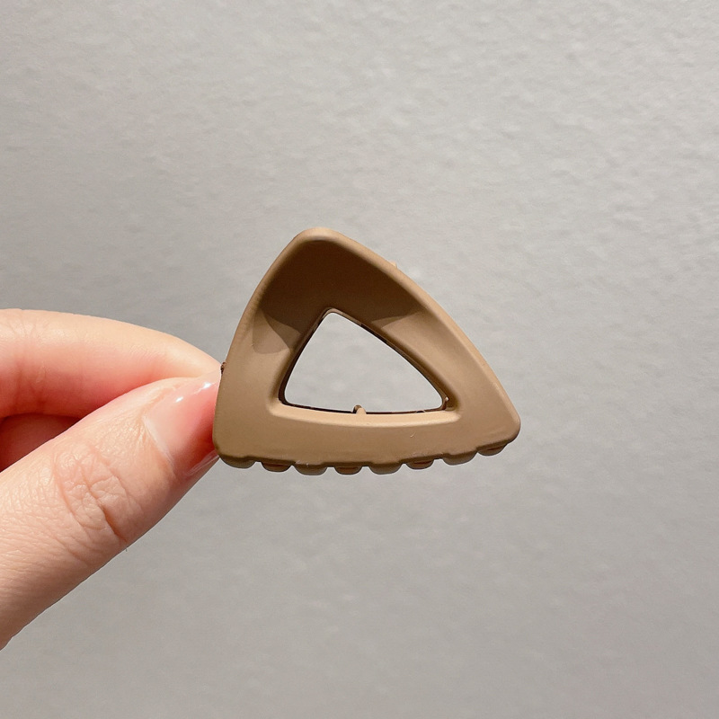 3 café ligero triangular mediano.