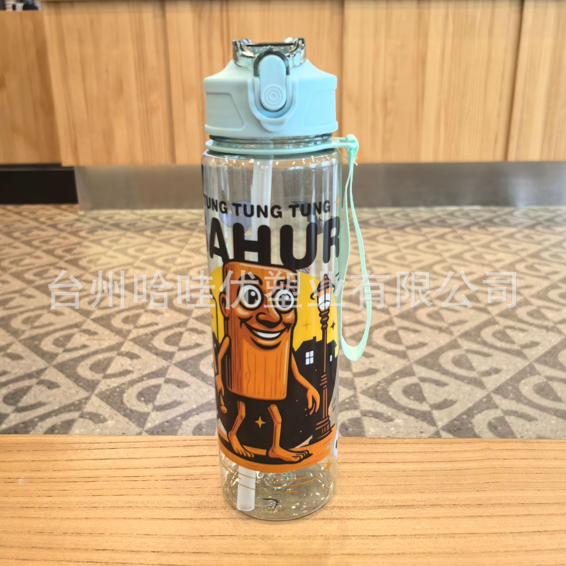 Nuevo tipo de montaña y mar a través de la taza de agua de dibujos animados para niños de verano cuerdas transparentes portátiles de gran capacidad estudiantes taza espacial al por mayor