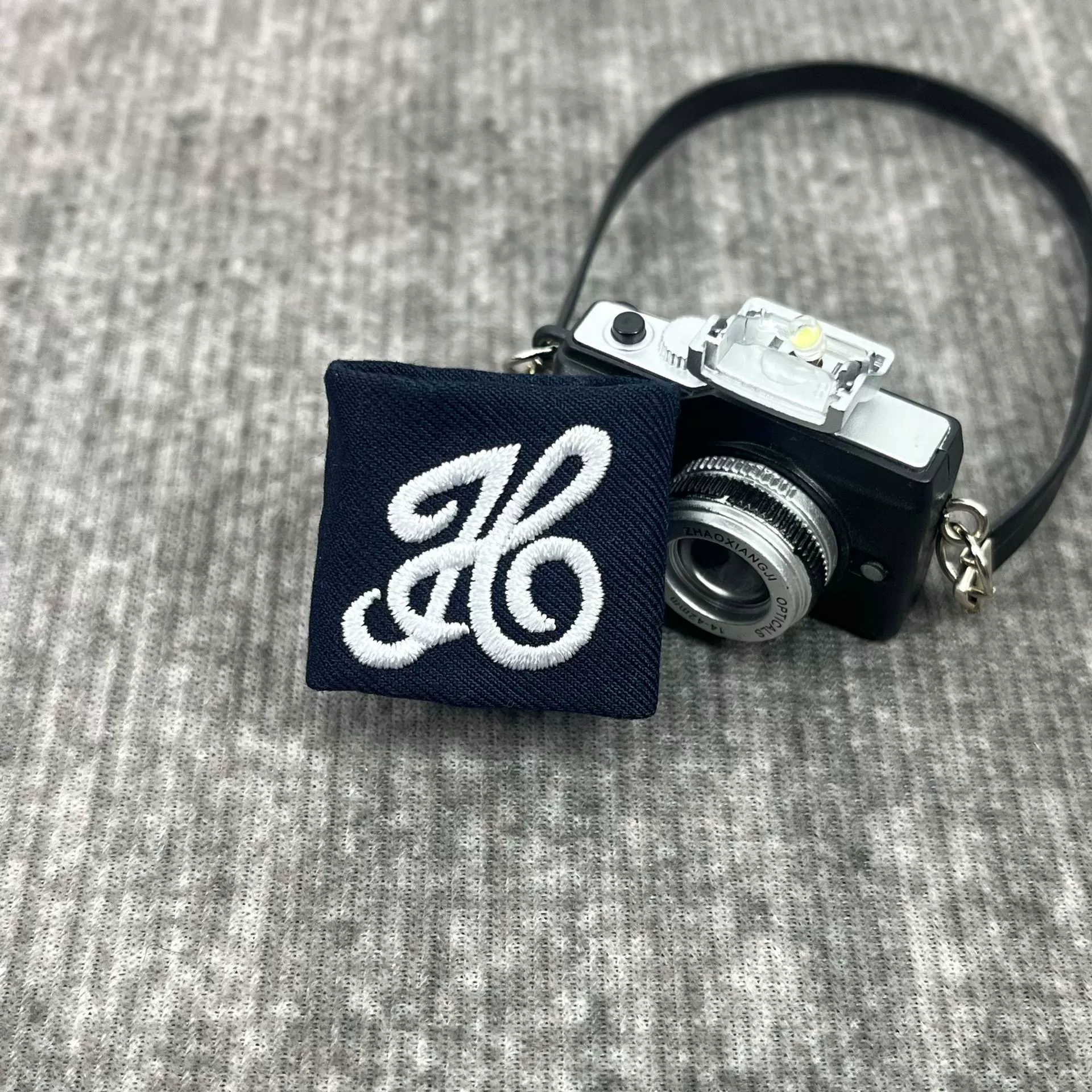 Оригинальные кольцевые пряжки треугольные шарфы JK полиэстер хлопчатобумажная вышивка сплошной цвет пряжки аксессуары дикие ленивые без униформы шарфы