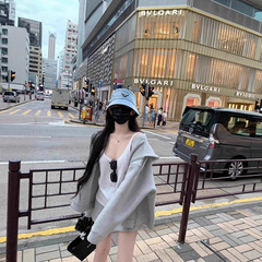 灰色山东即墨卫衣外套女显瘦正肩连帽2025新款爆款小个子开秋穿搭