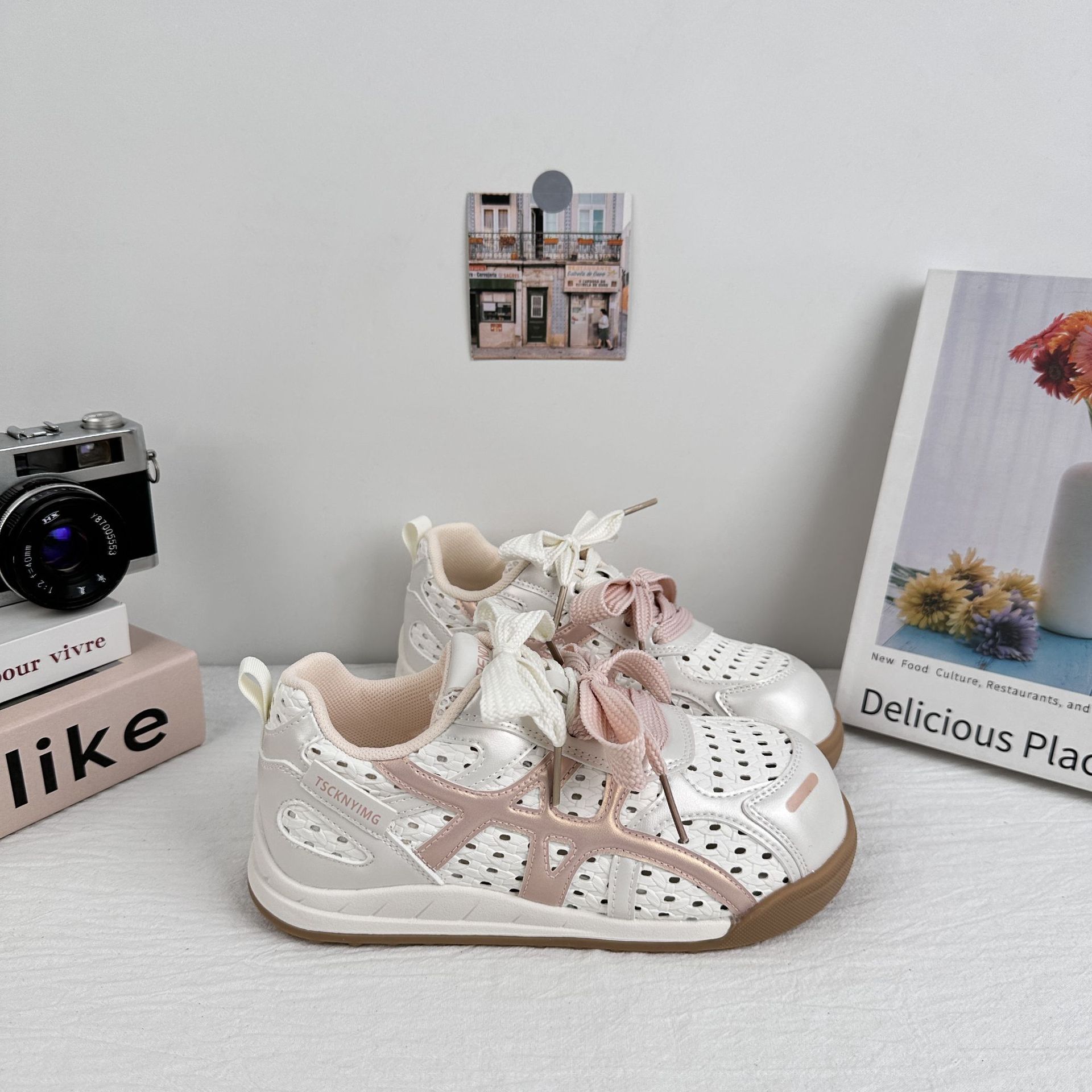 A9920 zapatos de pan para mujer 2025 nuevo estilo verano delgado malla hueca transpirable zapatos de entrenamiento alemán ins zapatos con agujeros de todo fósforo