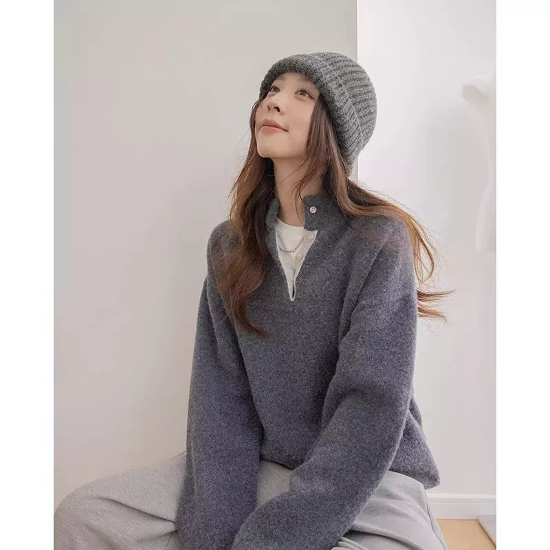Winter colored knitted sweater, french style, drawstring