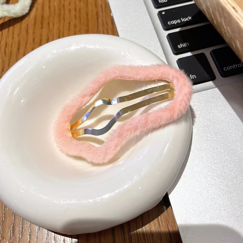 Plush clouds [light pink]