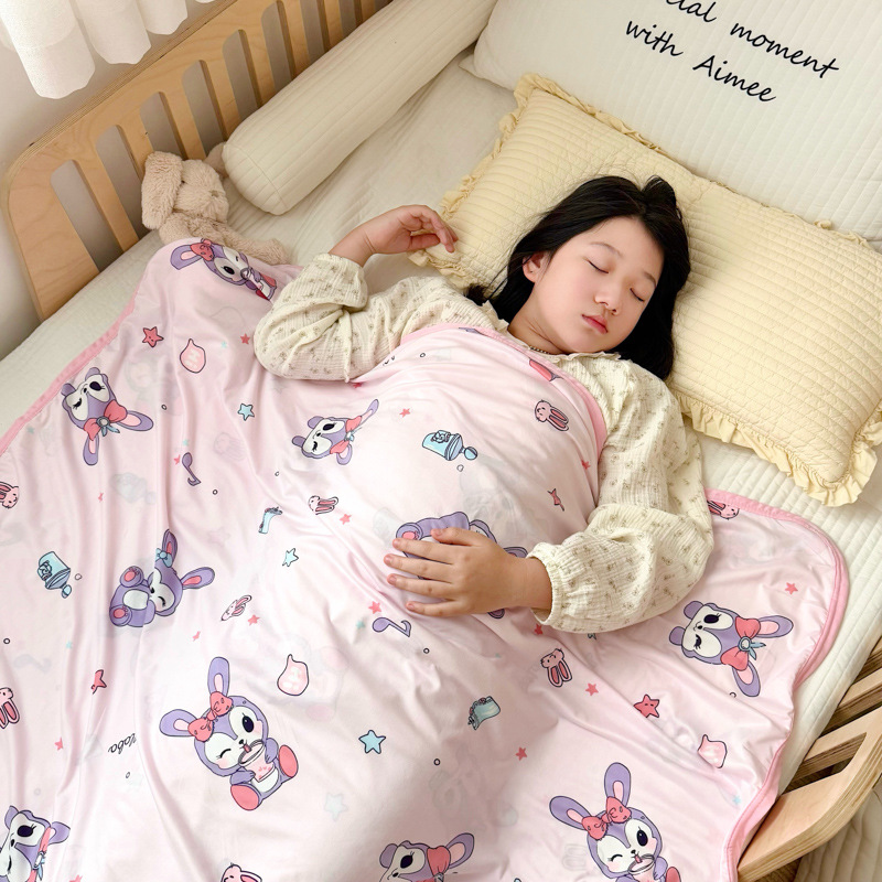 Happy bunny / 80cmx110cm knitted throw blanket