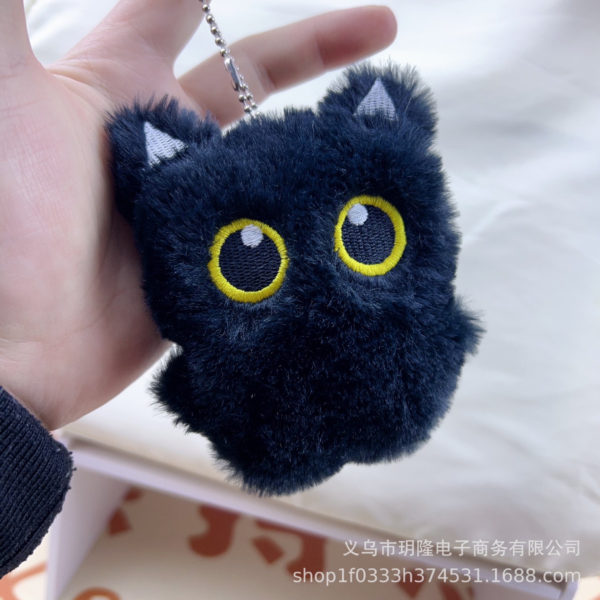 Nuevos colgantes de gato negro estilo punk adorable bolsas de gato de ojos grandes negros colgar pequeños regalos pequeños juguetes al por mayor