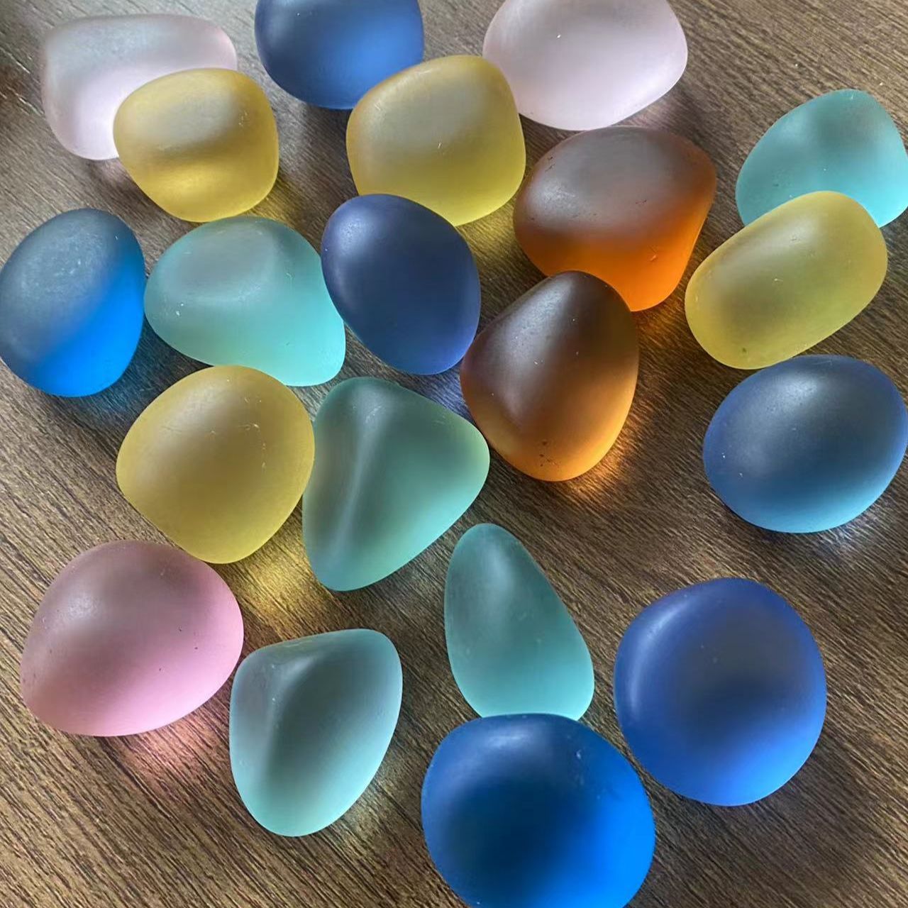 海玻璃卵石手工制作鱼缸造景铺底石儿童考古挖掘玻璃石不规则批发