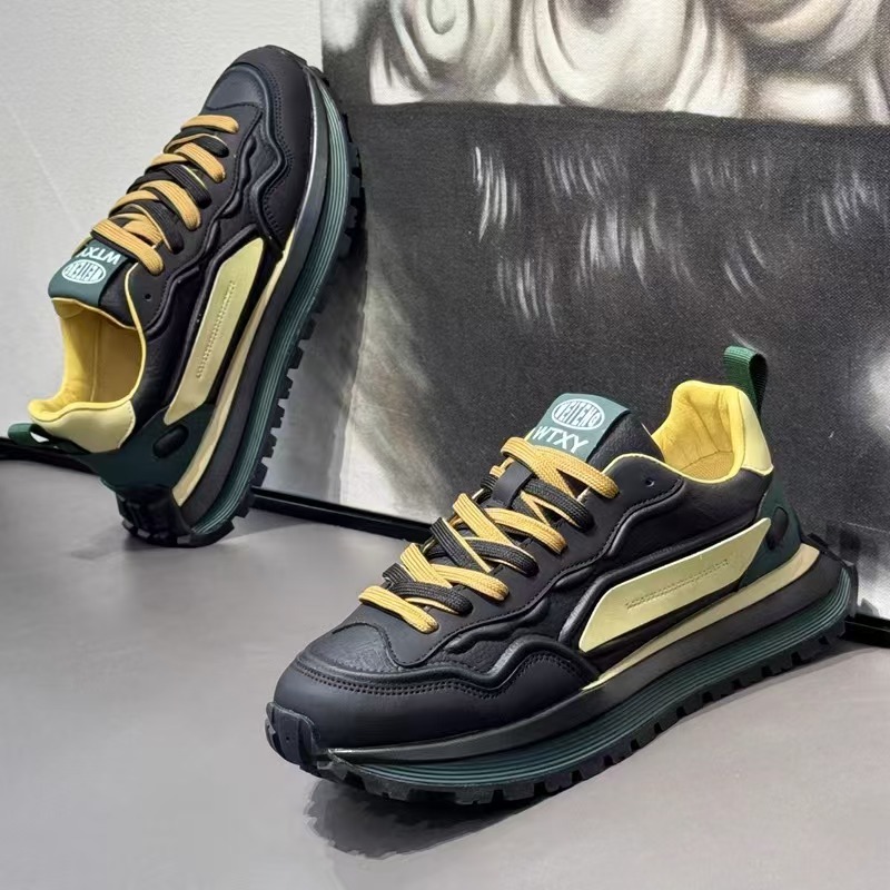 Zapatos de hombre 2026 nuevo estilo de primavera de moda de deportes casuales pequeños zapatos blancos con suela gruesa zapatos de skate de hombre de moda zapatos de papá