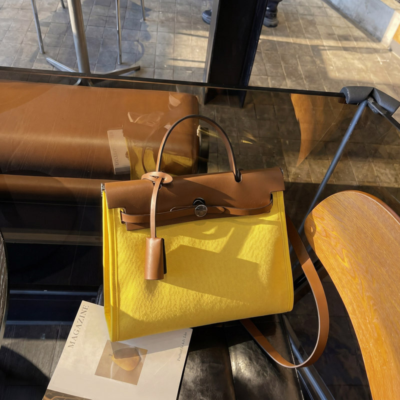 Fashionable Women's Canvas Bag, Simple and Trendy, Versatile Shoulder Bag, Commuter High-End Handbag, Kelly Bag