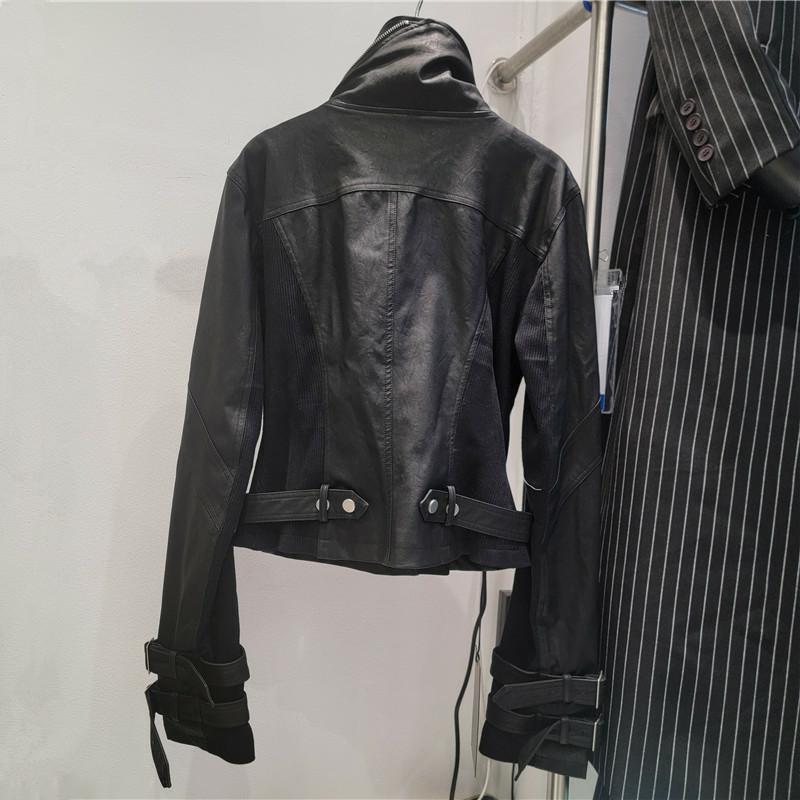 2025 otoño nuevo estilo de moda de collar vertical con cremallera empalme de punto de mujer delgada y delgada chaqueta de motocicleta