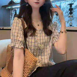H5N韩系减龄木耳边格子短袖衬衫女2025新款夏季V领百搭宽松显瘦上