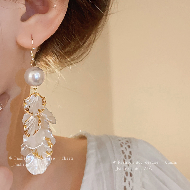 French light luxury flower pearl earrings Mori fashion design sense ear hook niche temperament high-end earrings wholesale