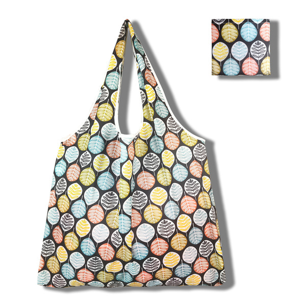 Capacious folding shopping bag
