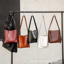 真皮油蜡牛皮水桶女包大容量质感小众包包高级感简约肩斜挎通勤包