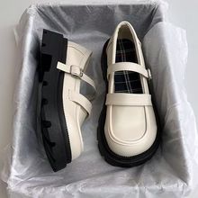 ������СƤЬ�ļ�Ů�ٴ�Ӣ�׷��ɫԲͷ��ϵjk��ȹ�Ӹ��ŷ�ʽ��Ь