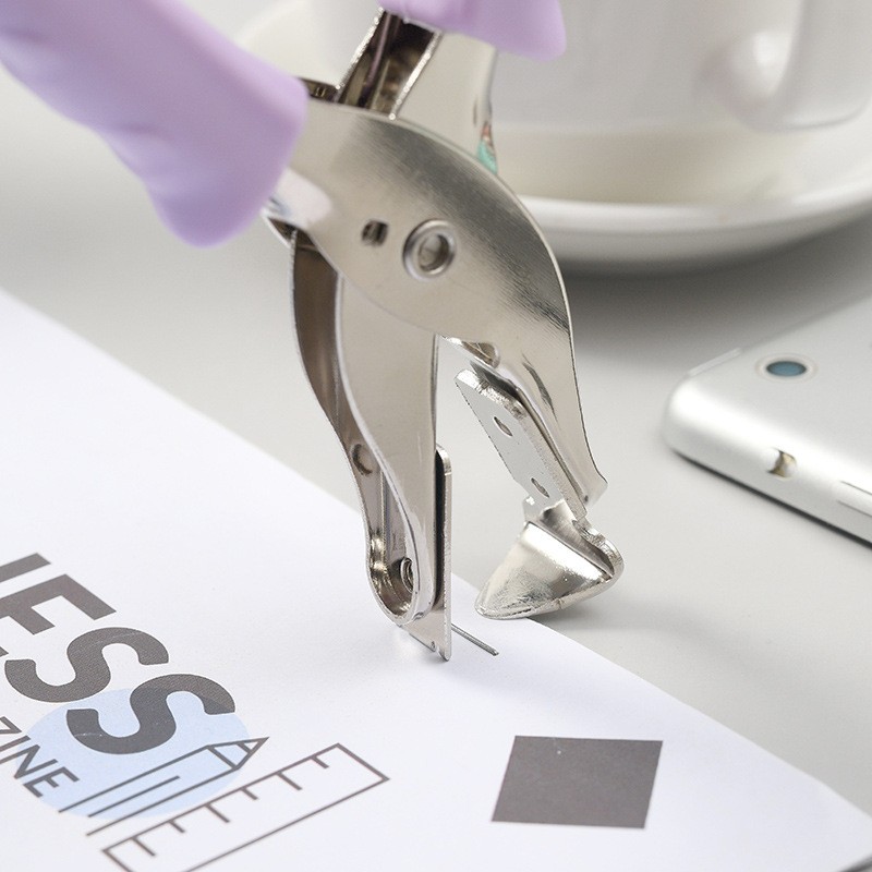 Macaron color Oficina Finanzas Extractor de uñas de mano al por mayor conveniente grapadora Extractor de uñas de mano de ahorro de mano de trabajo Extractor de uñas