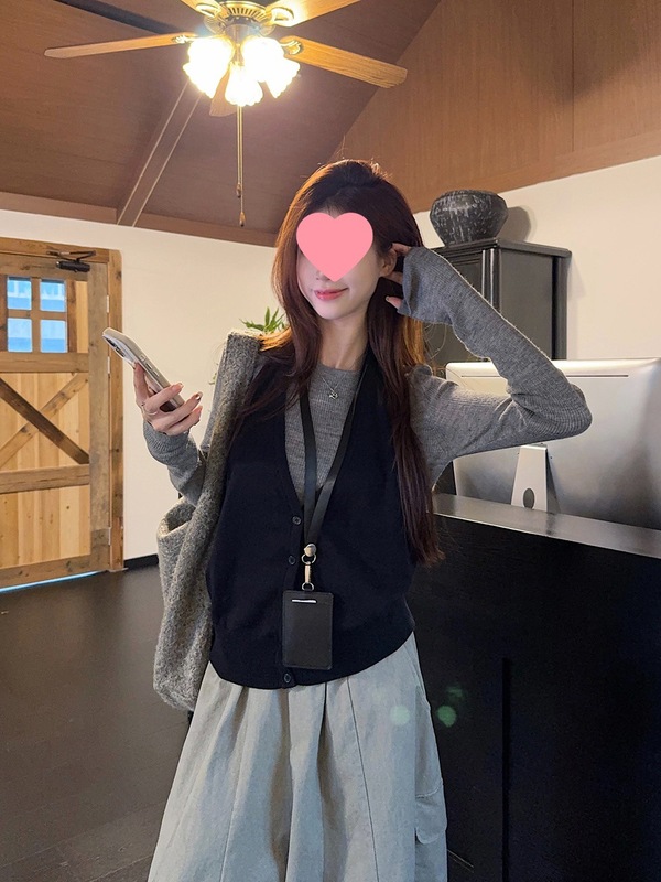 跨境时尚套装灰色长袖针织衫叠穿挂脖背心女秋季垂感拖地休闲裤三|undefined