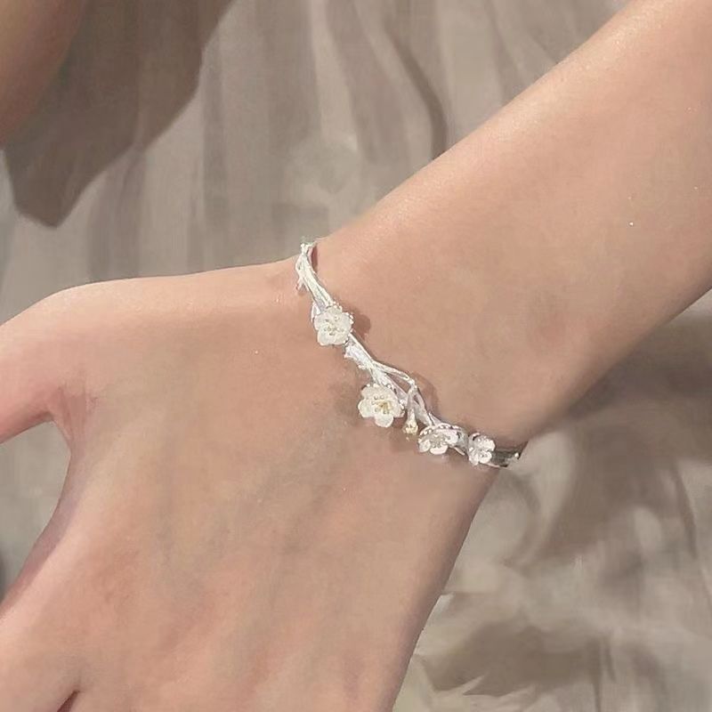 Brazalete de osmanthus en nicho dulce estudiante simple temperamento frío viento amigo pulsera abierta pulsera de corazón de niña