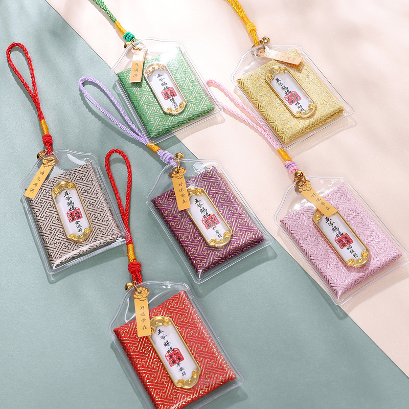 New Year's festival lucky bag with Five Buddhas and Manjushri sachets, mobile phone and car pendants, health and peace amulets, and protective talismans for stalls New Year's festival lucky bag with Five Buddhas and Manjushri sachets, mobile phone and car pendants, health and peace amulets, and protective talismans for stalls