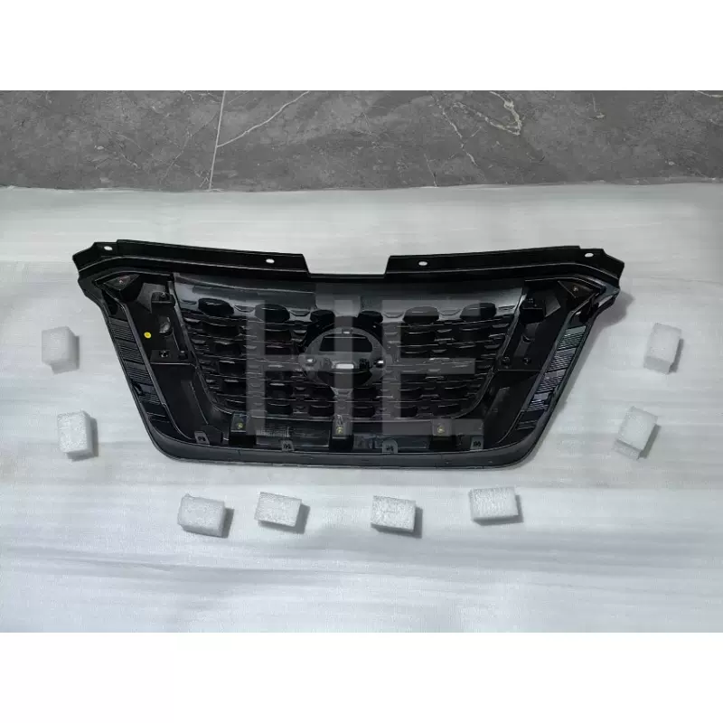 适用2015-20尼桑劲客Kicks中网前保险杠格栅透气网格623105RB0A