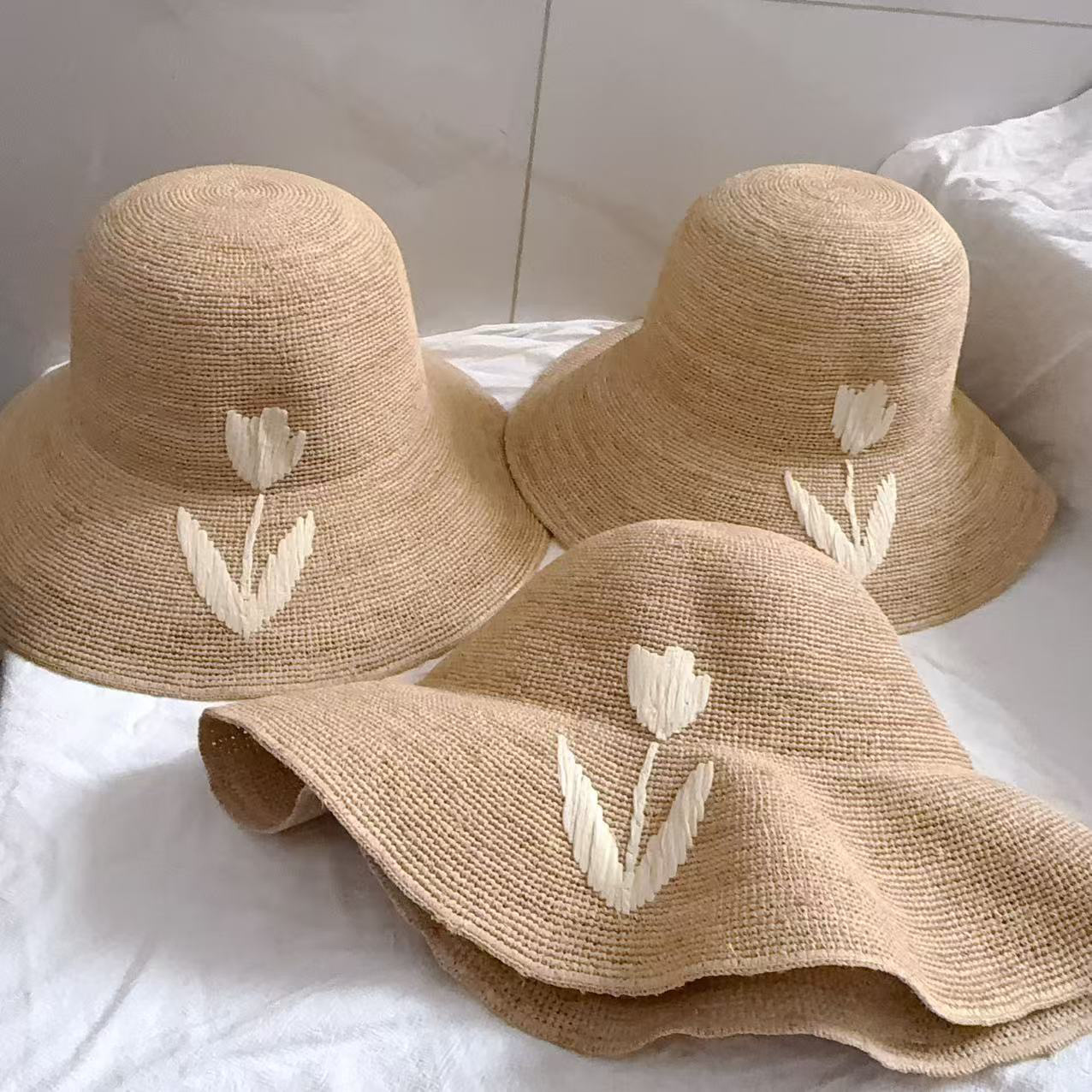 Hand-Woven Raffia Straw Hat for Women, Summer Sun Protection UV Blocking Beach Hat for Vacation - Thumbnail 4