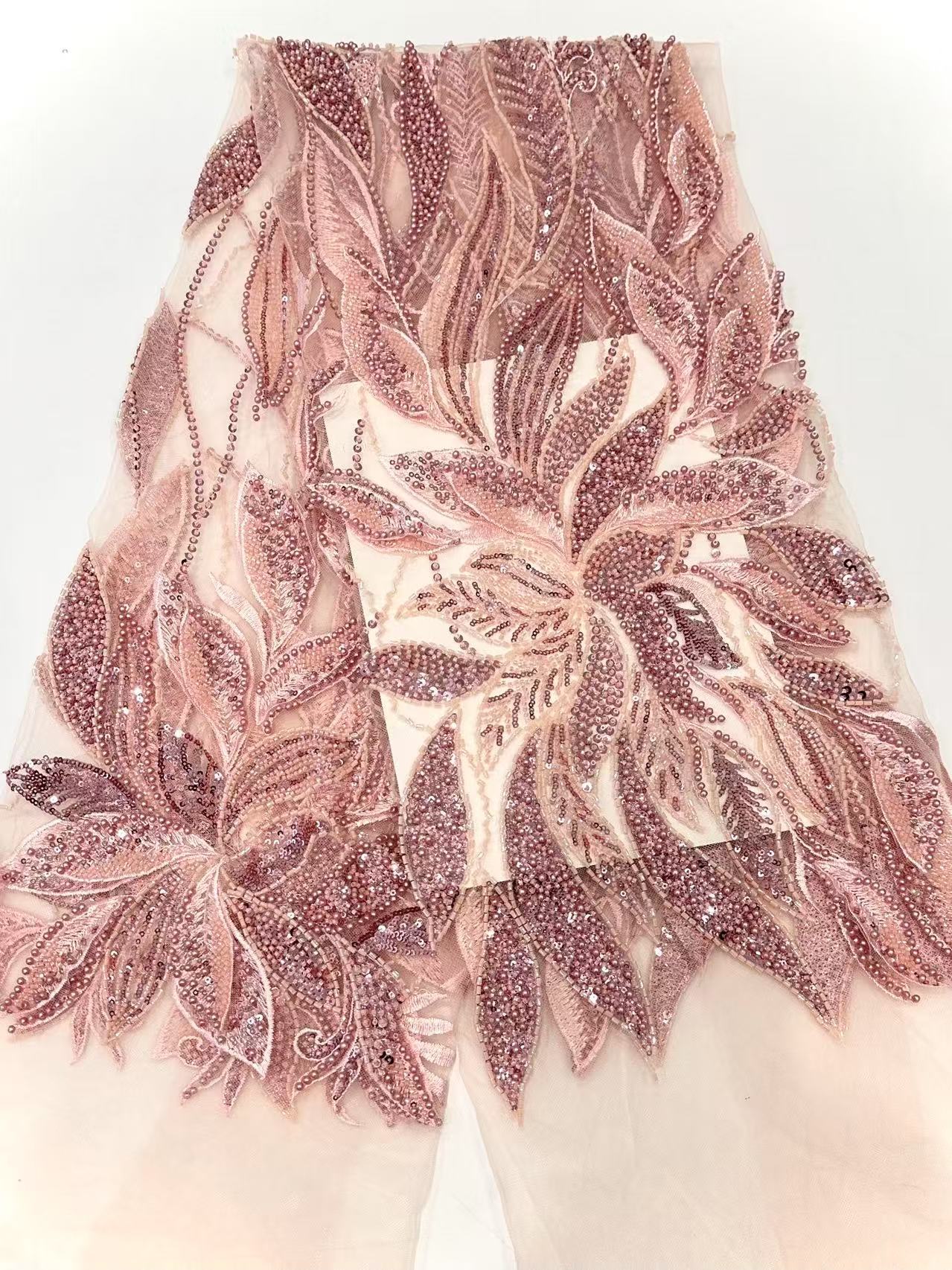 Industria pesada pétalos tridimensionales tubo de cuentas tela bordada vestido de novia de alto lujo cena vestido de moda tela bordada de cuentas de nicho