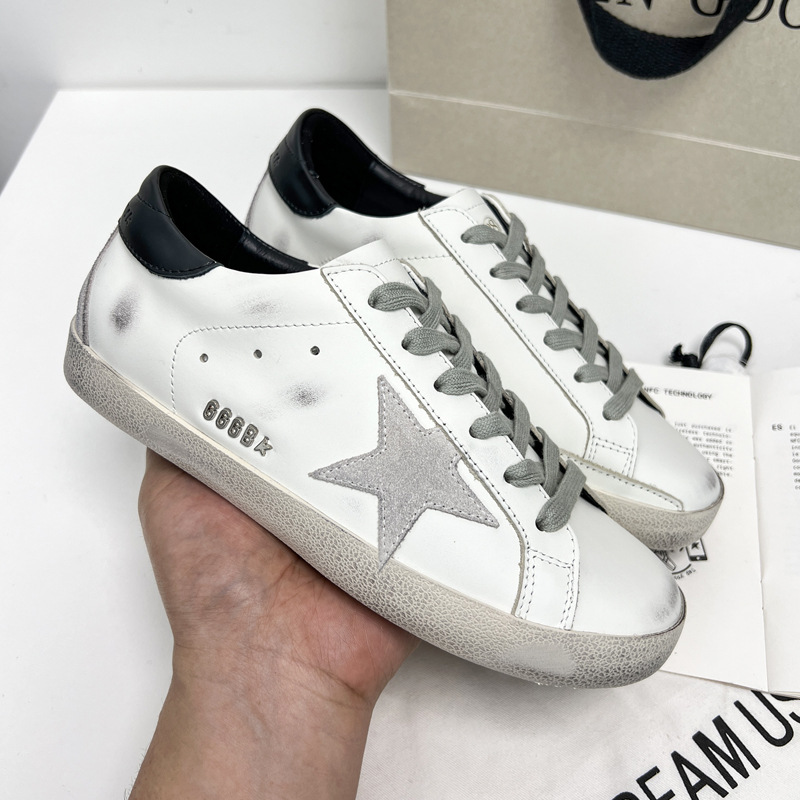 Estrella gris cola negra