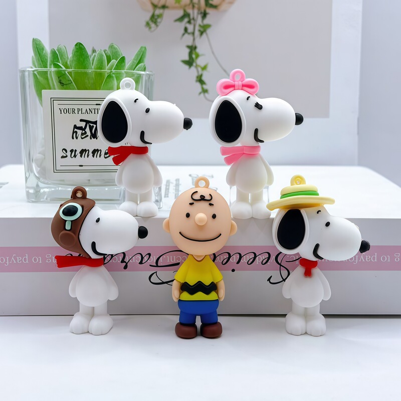 Cartoon Snoopy Keychain Pendant Silicone Charlie Car Key Couple Lanyard Cute Keychain Bag Pendant Cartoon Snoopy Keychain Pendant Silicone Charlie Car Key Couple Lanyard Cute Keychain Bag Pendant