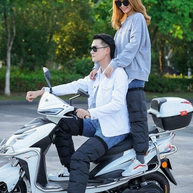 冬の電動バイクの膝を保護して保温します。|undefined