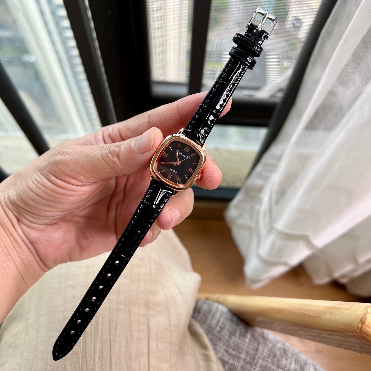 Pointer Display Type Classic Style Solid Color Buckle Quartz Watch Women's Watches