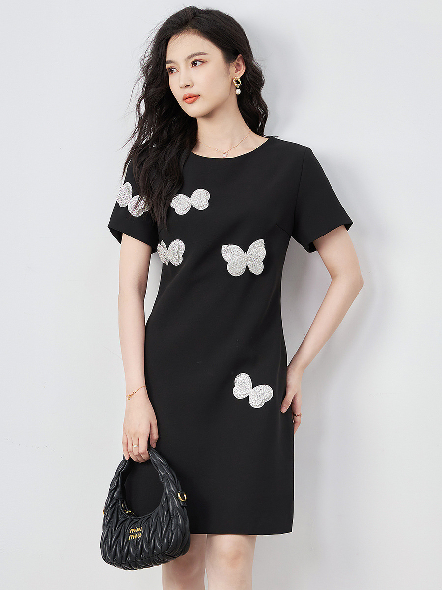 Đầm suông nữ midi tay ngắn cổ tròn, họa tiết hoa nổi sequin lấp lánh, phom suông che khuyết điểm — Màu đen