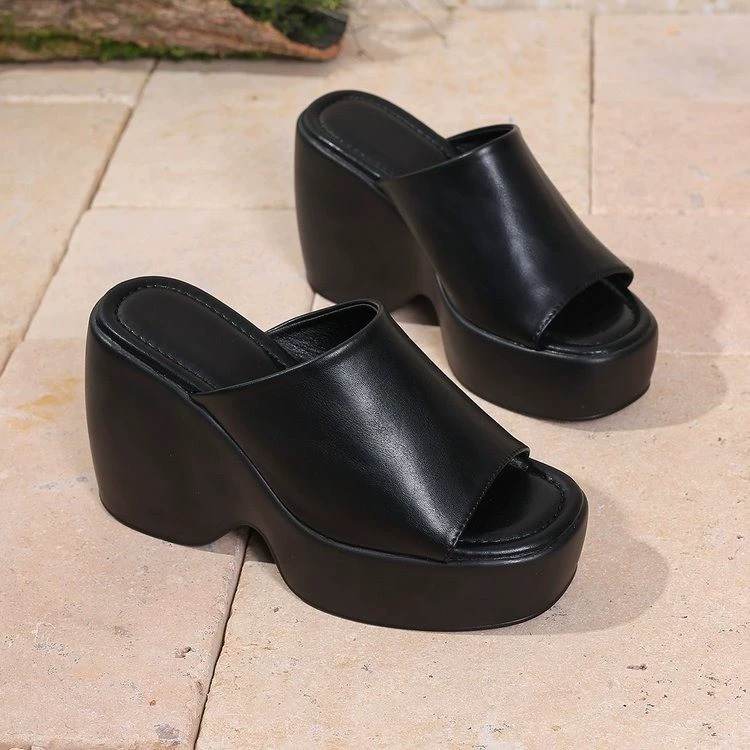 Ощущение дизайна нишевые кексы с толстым дном водонепроницаемый стол на высоком каблуке холодные тапочки 2025 весна и лето новые праздничные тапочки женская обувь