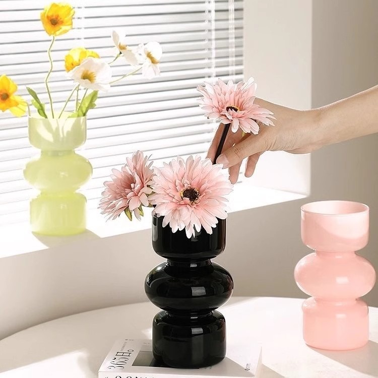 French-Style Vintage Flower Vase with a High-End Feel, Ins-Style Flower Arrangement Vase, Decorative Piece for Living Room Entrance, Retro Glass Vase